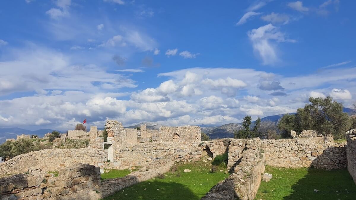 Becin Castle - Historical Places to Visit in Milas - Beçin Kalesi - Milas Muğla